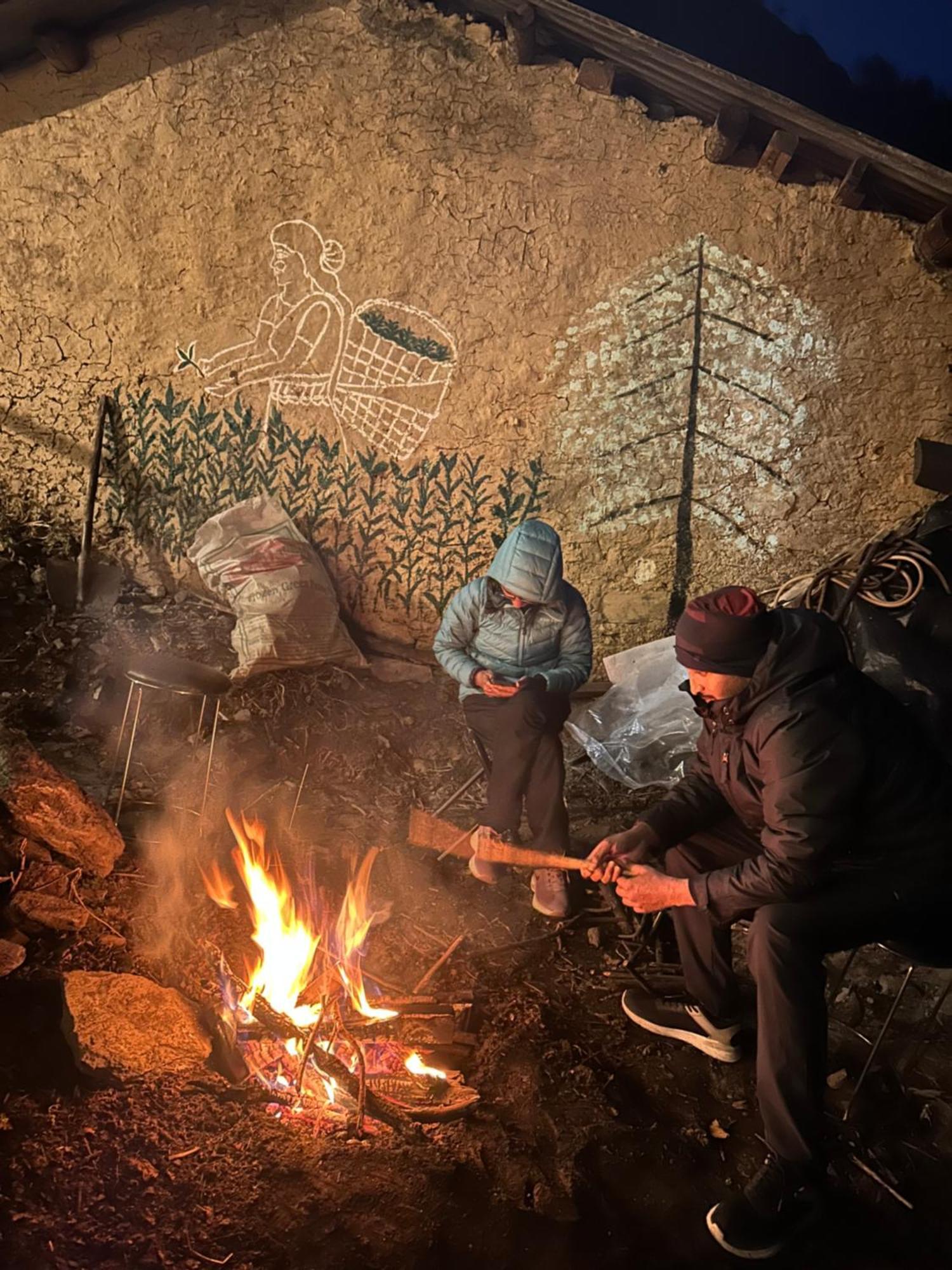 Gangnāni Mud Stays מראה חיצוני תמונה